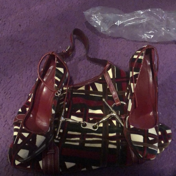 Selling Gucci bag with matching wedge shoes - Picture 4 of 8